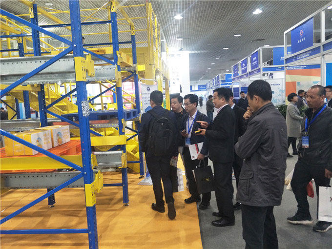 自动化仓储设备展示